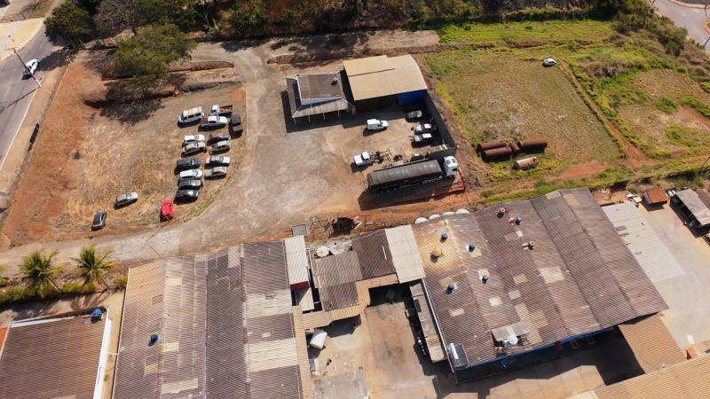 Um terreno urbano, com a área total de 6 - leilão extrajudicial - Alfenas MG
                 - CEP: 37135-516 - lance mínimo R$ 1.320.261