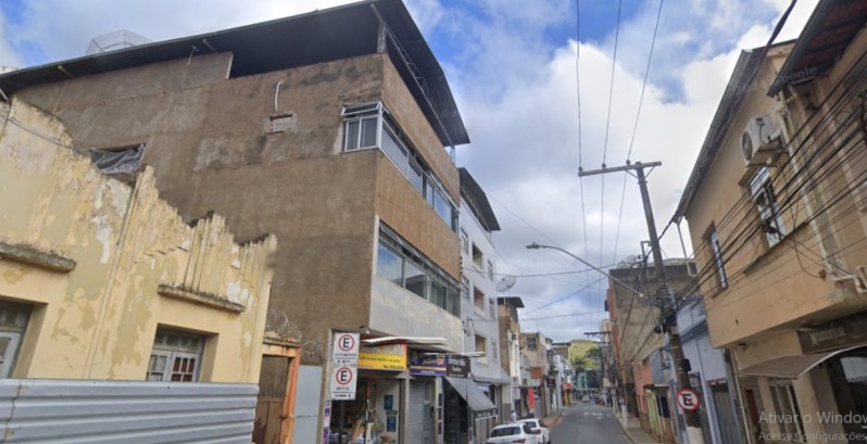Ubá/MG - Um apartamento no 3º pavimento do Edifício Irailda - leilão judicial - Ubá MG - avaliação R$ 615.436