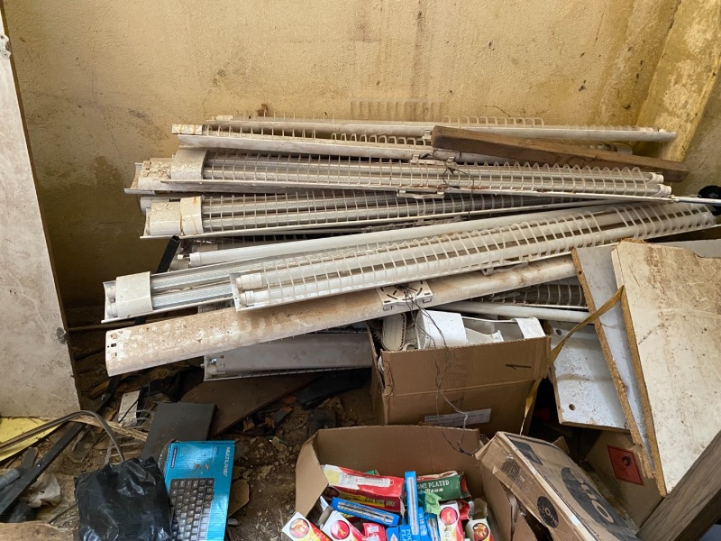 LAMPADAS EM GERAL (SUCATA) - leilão extrajudicial - Não informado BR - lance mínimo R$ 200