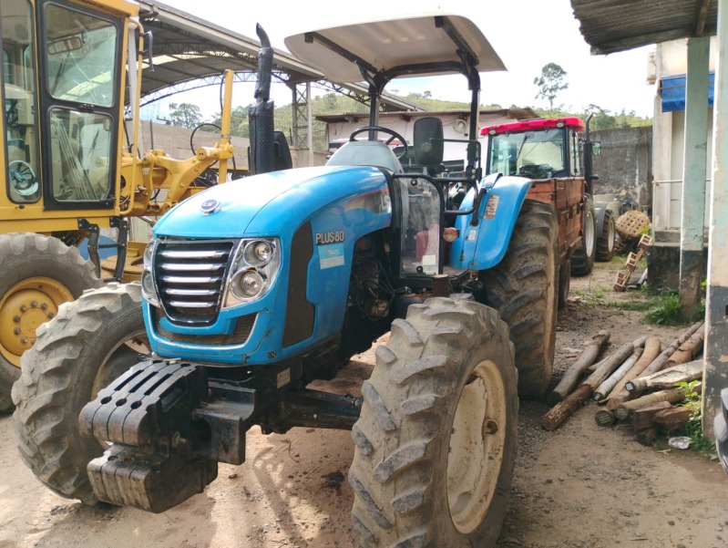 TRATOR LS PLUS 80, ANO 2018, COR AZUL - leilão extrajudicial - Não informado BR - lance mínimo R$ 45.000