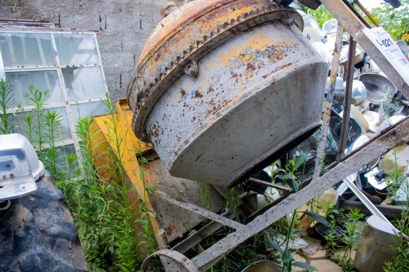 BETONEIRA 320 LITROS  01 un - leilão extrajudicial - Não informado BR