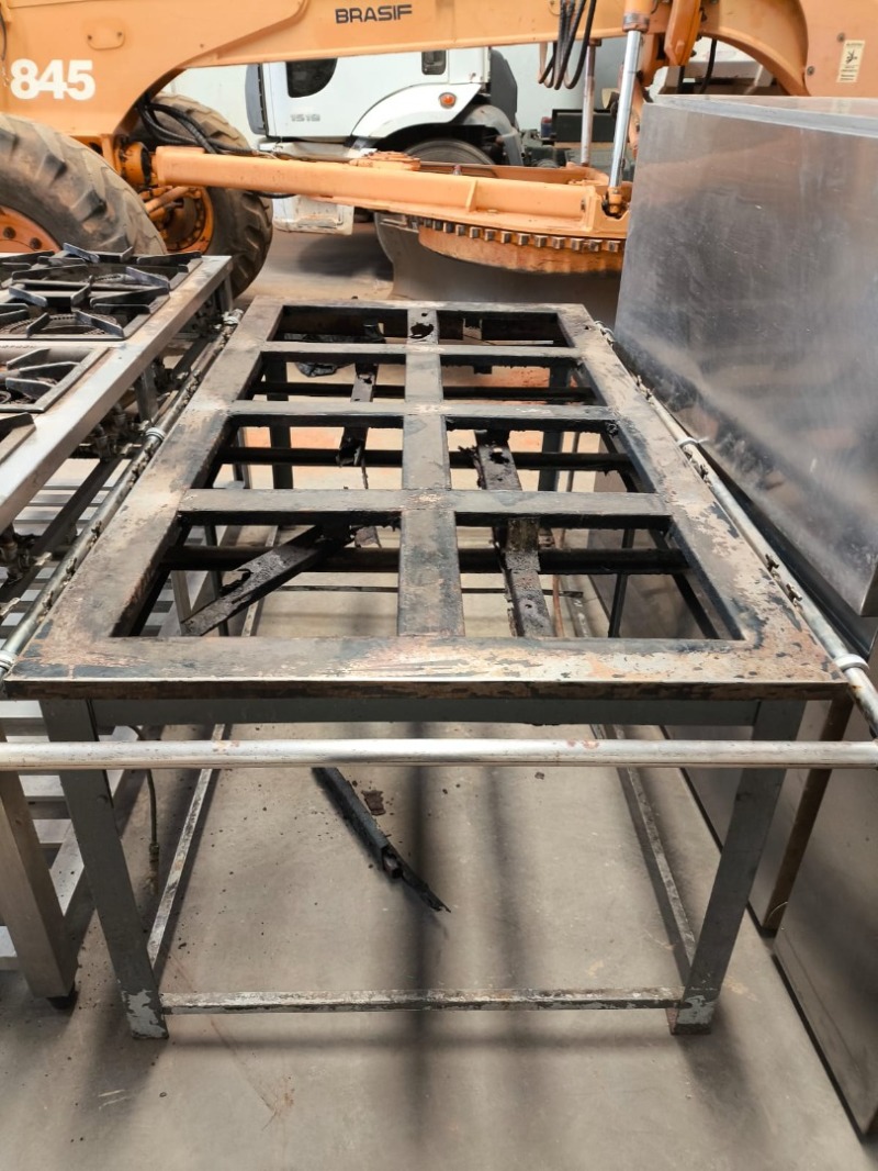 FOGÃO INDUSTRIAL SENDO, 03 (TRÊS) 02 (DOIS) FOGÕES DE 08 BOCAS E 01 (UM) FOGÃO DE 06 BOCAS, MARCA VA... - leilão extrajudicial - Não informado BR - lance mínimo R$ 300