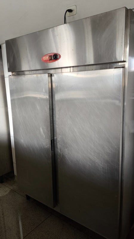 REFRIGERADOR VERTICAL TIPO PASS THUGTH EM AÇO INOX  SENDO 037144, QUENTE E 037145 FRIO, MARCA CODIL... - leilão extrajudicial - Não informado BR - lance mínimo R$ 1.000