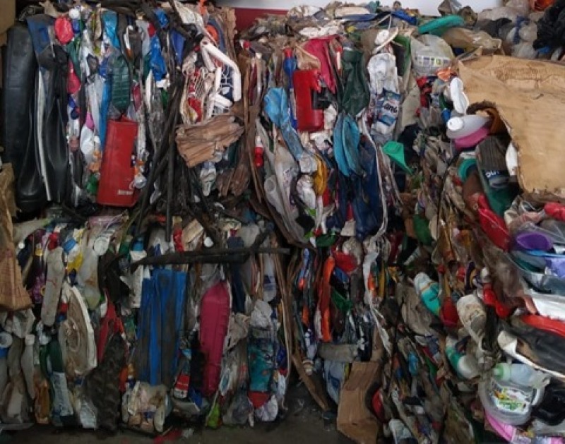 APROX. 500 KG DE PLÁSTICO DURO USADO PARA ARMAZENAR PRODUTOS QUÍMICOS DE BAIXA OU ZERO TOXICIDADE, F... - leilão extrajudicial - Não informado BR - lance mínimo R$ 100