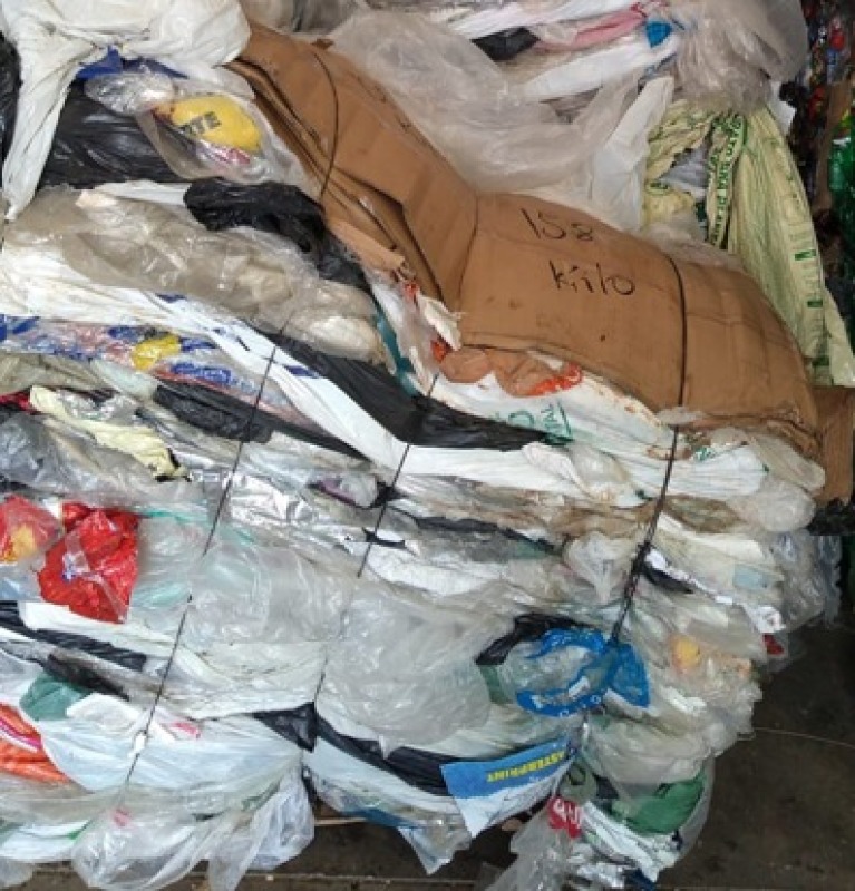 APROX. 4.000 KG DE PLÁSTICO MOLE USADO SEM AS DEVIDAS MEDIDAS DE HIGIENIZAÇÃO, PLÁSTICO MOLE EM SUA ... - leilão extrajudicial - Não informado BR - lance mínimo R$ 600