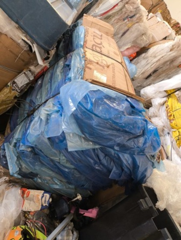 APROX. 500 KG DE PLÁSTICO MOLE NA COR AZUL USADO SEM AS DEVIDAS MEDIDAS DE HIGIENIZAÇÃO, PLÁSTICO PA... - leilão extrajudicial - Não informado BR - lance mínimo R$ 250