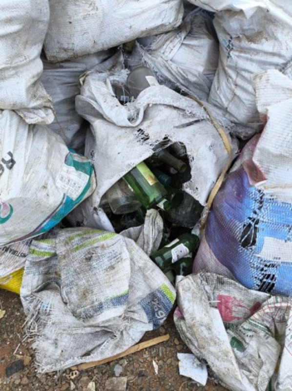 APROX. 600 KG DE VIDRO MISTO VARIADO USADO DIVERSAS CORES E TAMANHOS, SEM AS DEVIDAS MEDIDAS DE HIGI... - leilão extrajudicial - Não informado BR - lance mínimo R$ 60