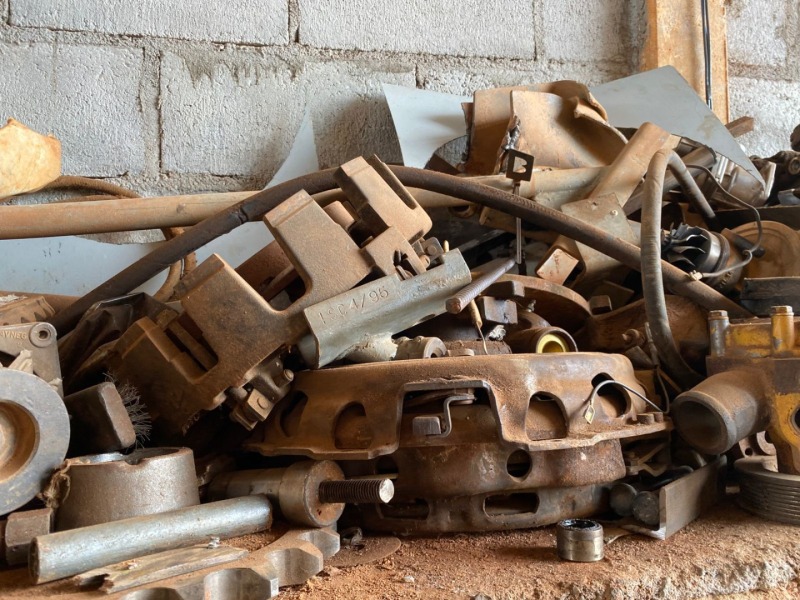 SUCATAS DE PEÇAS DE VEÍCULOS - leilão extrajudicial - Não informado BR - lance mínimo R$ 2.000