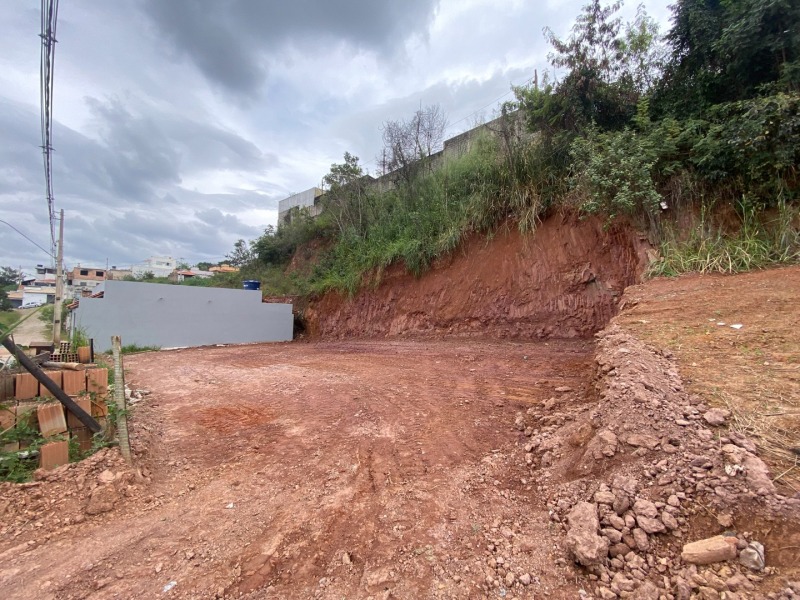 Terreno em leilão em Pitangui