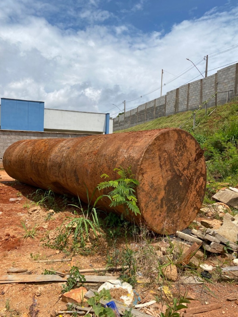 Sucata de Tanque de Armazenar Combustível