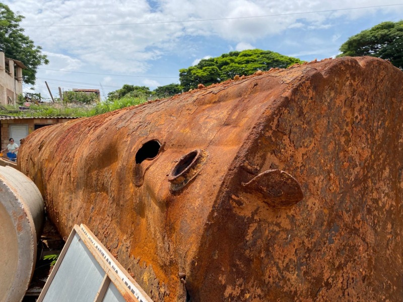 Foto 3: Sucata de Tanque de Armazenar Combustível