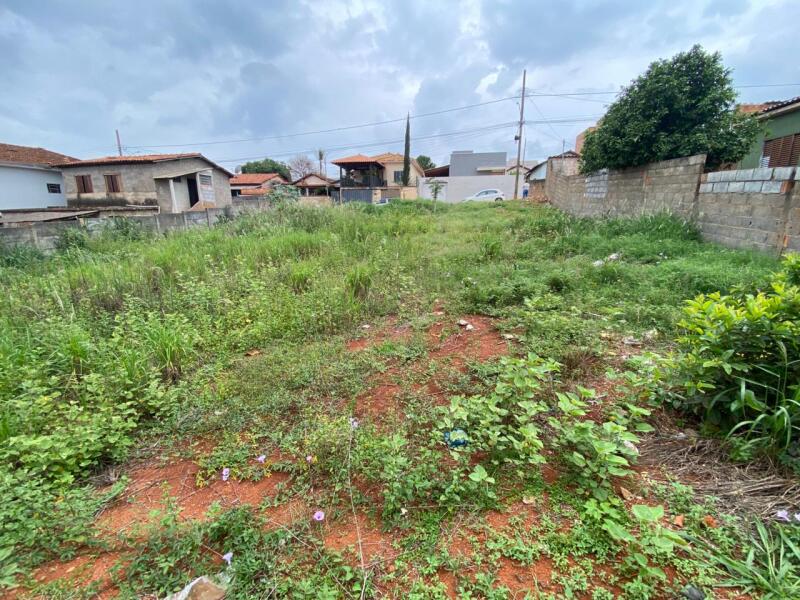 Terreno (foto 3 de 4)